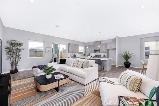 Detail Gallery Image 6 of 28 For 40127 Pevero Ct, Palmdale,  CA 93551 - 4 Beds | 3 Baths