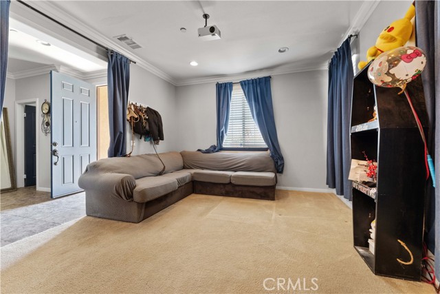 Detail Gallery Image 10 of 34 For 4803 Hawk Ridge Ave, Fontana,  CA 92336 - 4 Beds | 3/1 Baths