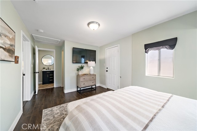 4116 E 14th Street, Long Beach CA: https://media.crmls.org/medias/65d94aa5-5d29-4076-9e94-f4400297dd43.jpg