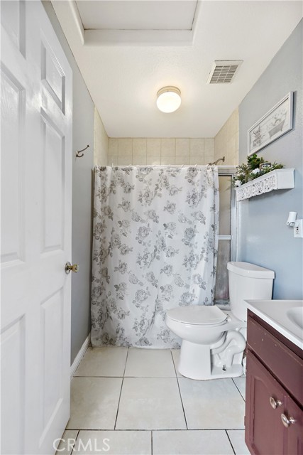 1301 E Pacific Coast, Wilmington CA: https://media.crmls.org/medias/65d983cd-4731-4e79-9e4b-bbd7df36562b.jpg