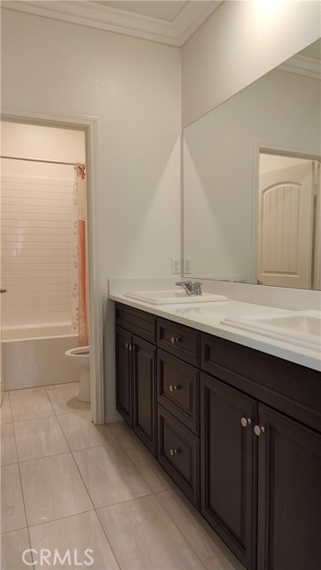6956 Dublin Drive, Chino CA: https://media.crmls.org/medias/65da23b1-302b-4693-bd3c-18c4e00de50f.jpg