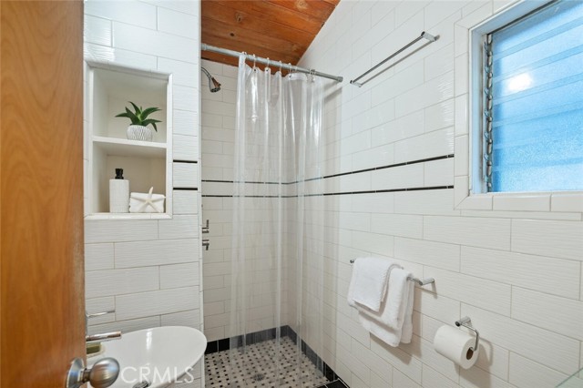 Detail Gallery Image 29 of 55 For 17610 Chase St, Northridge,  CA 91325 - 4 Beds | 3 Baths