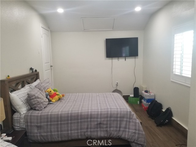 11871 162nd, Norwalk CA: https://media.crmls.org/medias/65da768e-9168-44f5-a281-a96be3808df5.jpg