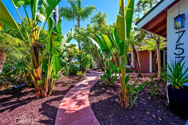 Detail Gallery Image 2 of 44 For 757 Horseshoe Cir, Vista,  CA 92081 - 3 Beds | 2 Baths