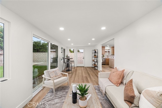 2124 W Flower Avenue, Fullerton CA: https://media.crmls.org/medias/65dbbb41-0f88-4fdd-b9ad-3e1d9ec4eb0c.jpg