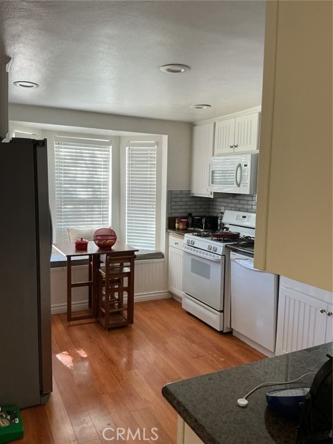 Detail Gallery Image 23 of 50 For 19849 Collins, Canyon Country,  CA 91351 - 3 Beds | 2 Baths