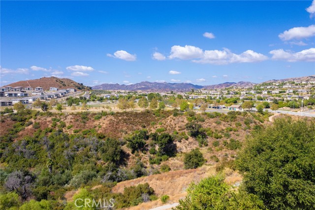 Detail Gallery Image 17 of 29 For 12101 Falcon Crest Way, Porter Ranch,  CA 91326 - 4 Beds | 2/1 Baths