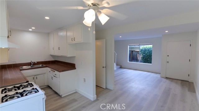 Detail Gallery Image 2 of 13 For 218 Avenida Rosa #2,  San Clemente,  CA 92672 - 2 Beds | 1/1 Baths