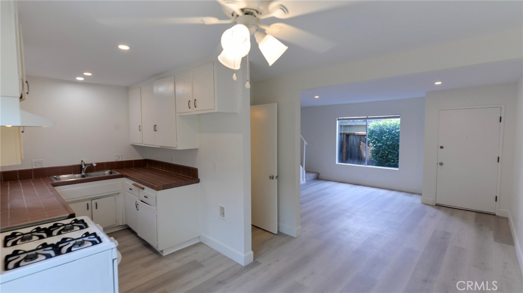 MLS #OC25159807 img 1