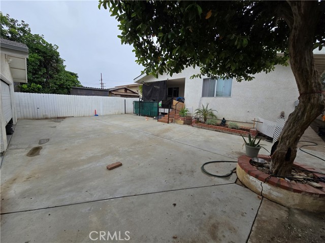 13966 Fox Street, San Fernando CA: https://media.crmls.org/medias/65de02b3-a69b-40e5-ba3a-fc74dc754808.jpg
