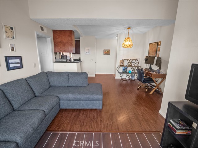 Detail Gallery Image 18 of 39 For 2507 E 15th #304,  Long Beach,  CA 90804 - 2 Beds | 2 Baths