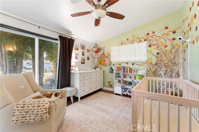4835 Almidor Avenue, Woodland Hills CA: https://media.crmls.org/medias/65df0724-84a9-4873-9aae-0ef69a91c2e2.jpg