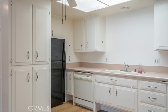 13520 El Dorado Drive, Seal Beach CA: https://media.crmls.org/medias/65df5a32-f296-4cf1-9c3b-23cd3ff90f6e.jpg
