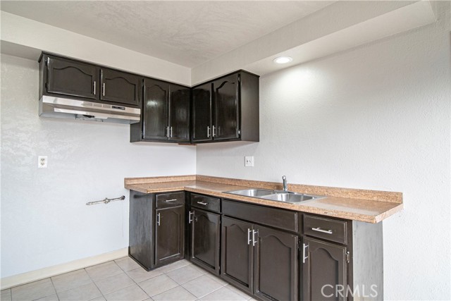 Detail Gallery Image 6 of 24 For 1308 E Oaks St #C,  Compton,  CA 90221 - 3 Beds | 2 Baths