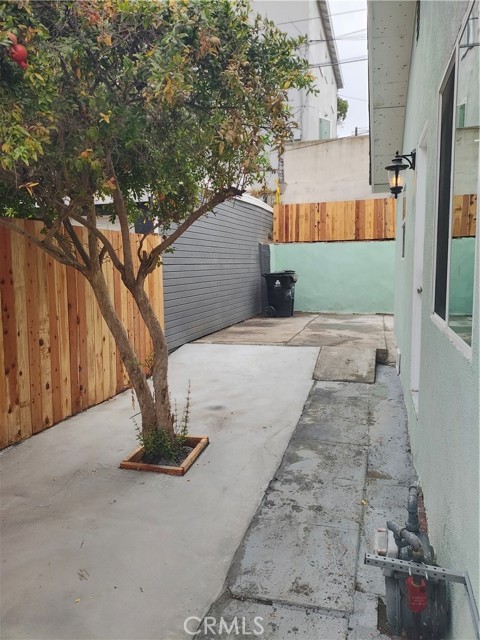 1680 S Rimpau Boulevard, Los Angeles CA: https://media.crmls.org/medias/65e05b60-db07-44f8-803d-092210a5b383.jpg