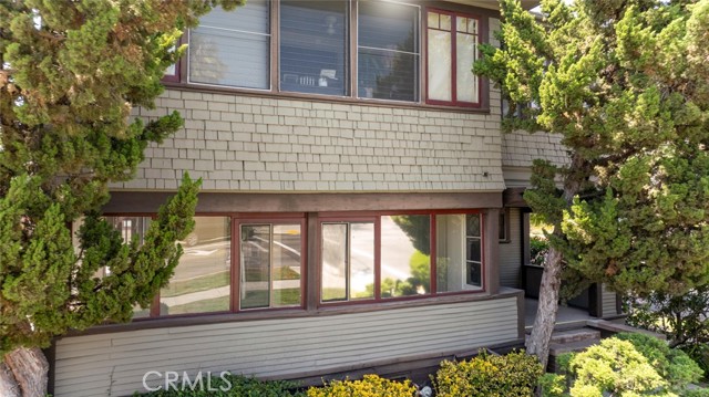325 S Los Robles Avenue, Pasadena CA: https://media.crmls.org/medias/65e07086-ae85-4aed-8392-d010b0e6fd70.jpg