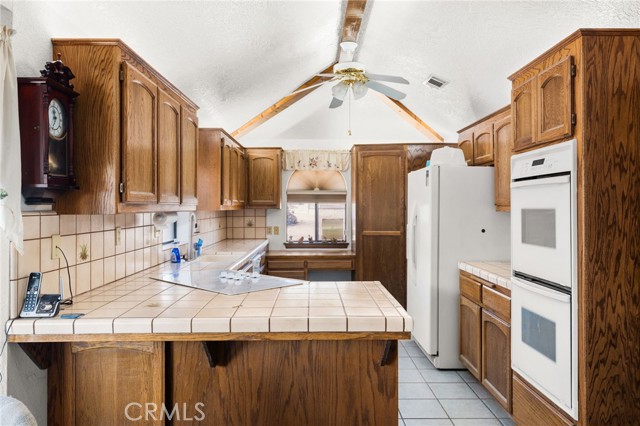 Detail Gallery Image 9 of 61 For 9925 Balsam, Hesperia,  CA 92345 - 3 Beds | 3 Baths