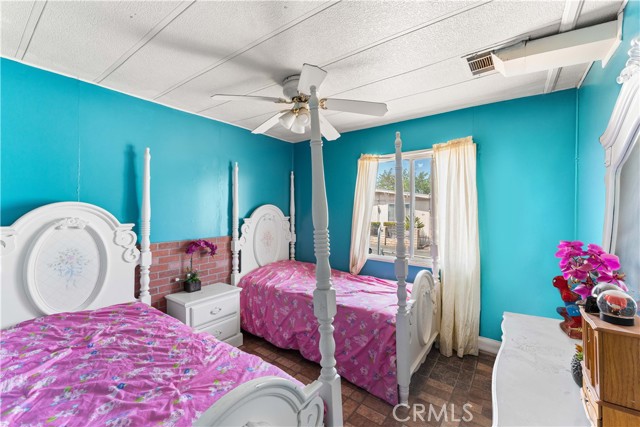 Detail Gallery Image 10 of 22 For 3255 E Avenue R #73,  Palmdale,  CA 93550 - 4 Beds | 2 Baths