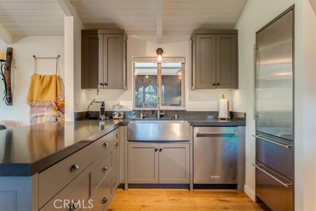 Detail Gallery Image 5 of 70 For 2195 Wilton, Cambria,  CA 93428 - 3 Beds | 2 Baths