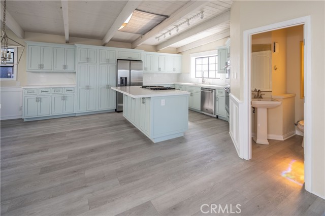 434 Manhattan Avenue, Hermosa Beach CA: https://media.crmls.org/medias/65e182de-b412-46a7-ad5f-6c8afa0de4f6.jpg