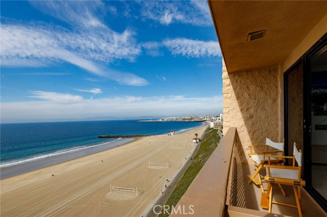 Detail Gallery Image 20 of 60 For 727 Esplanade #302,  Redondo Beach,  CA 90277 - 2 Beds | 2 Baths