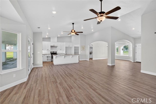 Detail Gallery Image 15 of 37 For 19774 Road 31, Madera,  CA 93638 - 4 Beds | 3 Baths