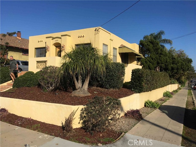 Detail Gallery Image 2 of 14 For 3105 Grim Ave, San Diego,  CA 92104 - 2 Beds | 2 Baths