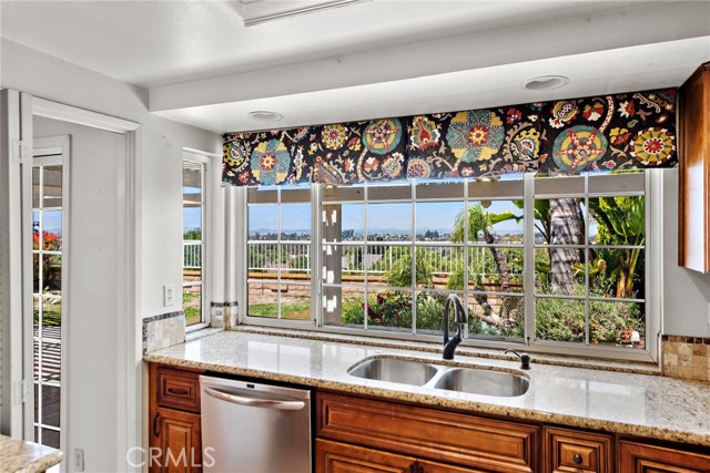 27951 Nevado, Mission Viejo CA: https://media.crmls.org/medias/65e20b28-575e-4730-b40c-765f05bfb6d0.jpg