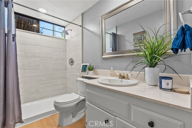 Detail Gallery Image 23 of 60 For 18826 Cabral, Canyon Country,  CA 91351 - 5 Beds | 3 Baths