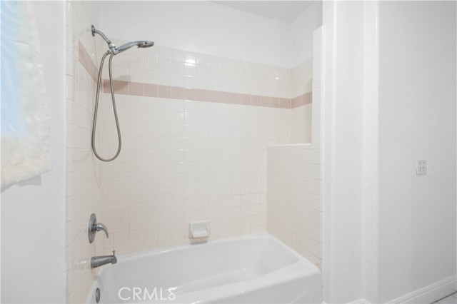 4259 Fulton Avenue, Sherman Oaks CA: https://media.crmls.org/medias/65e32264-2a8f-471d-83b7-a6ff423e3567.jpg