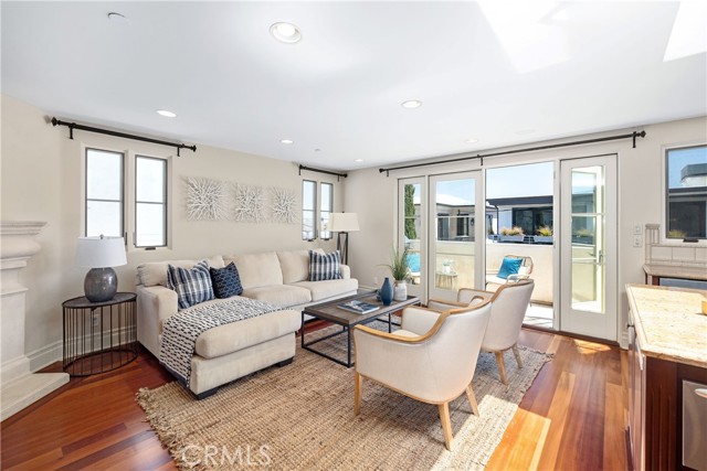 429 21st Place, Manhattan Beach, California 90266, 3 Bedrooms Bedrooms, ,3 BathroomsBathrooms,Residential,Sold,21st,SB22099322