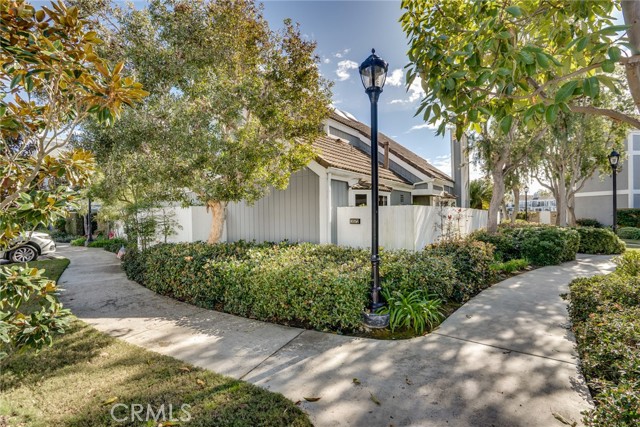 Detail Gallery Image 29 of 32 For 3572 Bravata, Huntington Beach,  CA 92649 - 3 Beds | 3 Baths