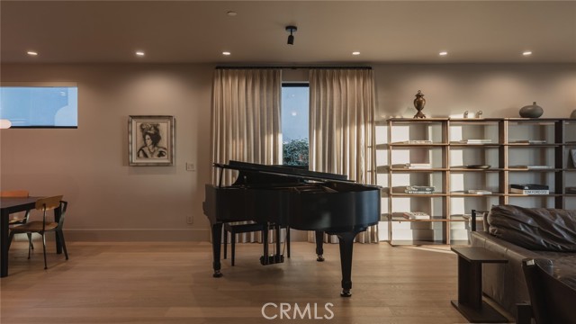 Detail Gallery Image 8 of 57 For 2212 Cliff Dr, Newport Beach,  CA 92663 - 5 Beds | 5/1 Baths