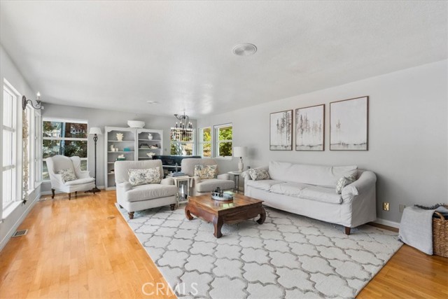 Image 19 of 57 For 1859 Virginia Street