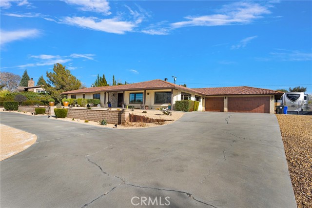 Detail Gallery Image 6 of 75 For 19978 Eyota, Apple Valley,  CA 92308 - 4 Beds | 3 Baths