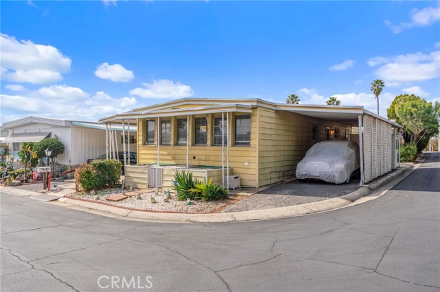 2692 Highland Avenue, Highland CA: https://media.crmls.org/medias/65e5ab7c-6182-483a-ba26-4e93ed686bad.jpg