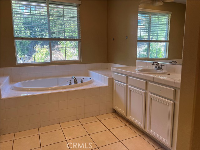 Detail Gallery Image 12 of 13 For 12208 Keenland Dr, Rancho Cucamonga,  CA 91739 - 4 Beds | 3 Baths