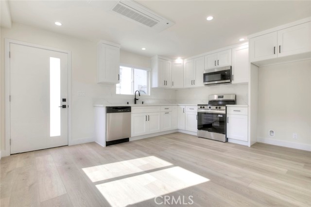 Detail Gallery Image 4 of 23 For 1070 Allen #D,  Glendale,  CA 91201 - 2 Beds | 1/1 Baths