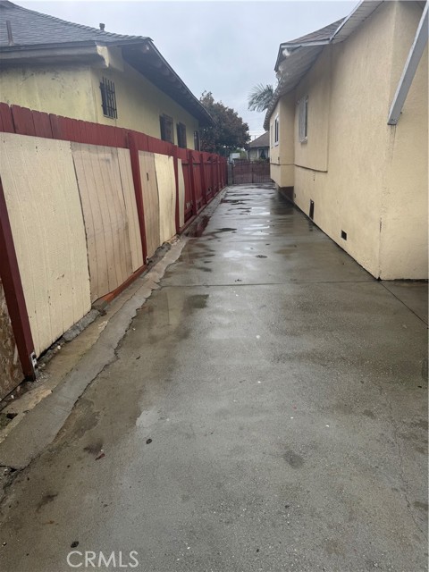 Detail Gallery Image 5 of 31 For 2129 30th W 30th St, Los Angeles,  CA 90018 - 4 Beds | 1 Baths