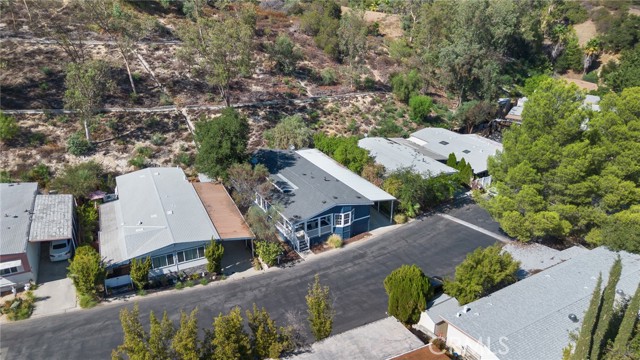 23777 Mulholland Highway, Calabasas CA: https://media.crmls.org/medias/65e7aee3-1984-4068-90d0-74af3a528360.jpg