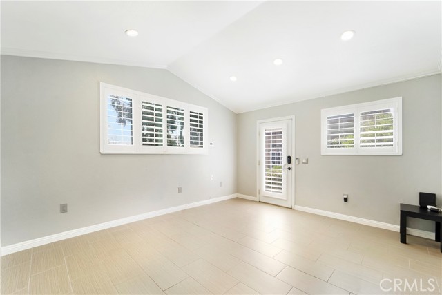 Detail Gallery Image 12 of 29 For 13256 Lost Trail Ct, Corona,  CA 92883 - 3 Beds | 2/1 Baths