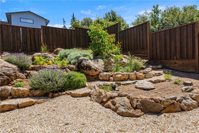 Detail Gallery Image 32 of 59 For 10091 Emerald Dr, Kelseyville,  CA 95451 - 2 Beds | 2 Baths
