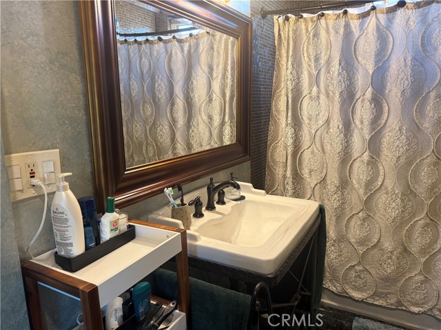 Detail Gallery Image 4 of 13 For 728 W 11th St, San Pedro,  CA 90731 - – Beds | – Baths
