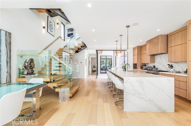 Detail Gallery Image 13 of 61 For 221 Heliotrope Ave, Corona Del Mar,  CA 92625 - 4 Beds | 5/1 Baths