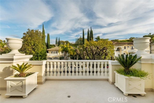 3724 Winford Drive, Tarzana CA: https://media.crmls.org/medias/65e9e192-6588-431e-b416-022e17506495.jpg