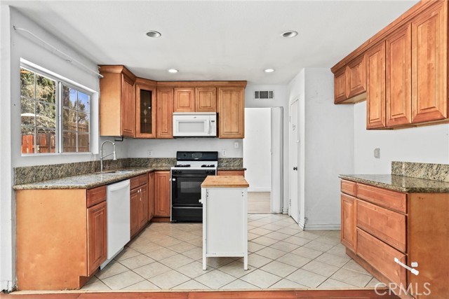 Image 7 of 24 For 22737 Festividad Drive