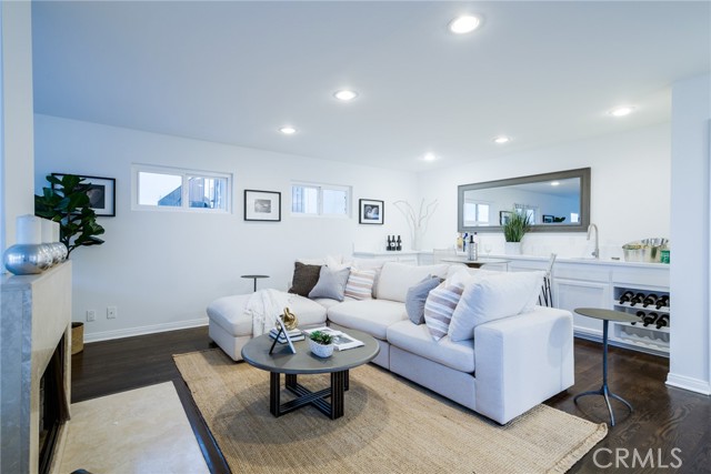 3207 Crest Drive, Manhattan Beach, California 90266, 3 Bedrooms Bedrooms, ,3 BathroomsBathrooms,Residential,Sold,Crest,PW21156135