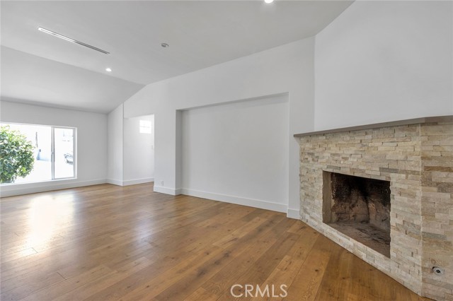 6015 Laurelgrove Avenue, North Hollywood CA: https://media.crmls.org/medias/65eb5927-51d9-4d13-afd6-f5d69c30a168.jpg