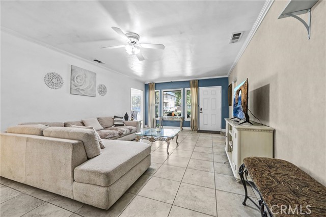 2451 Graydon Avenue, Monrovia CA: https://media.crmls.org/medias/65ebf82c-abc2-466c-9aaf-d34892dda48e.jpg
