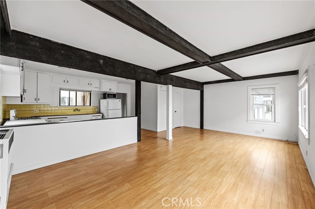 1634 Bayview Drive, Hermosa Beach CA: https://media.crmls.org/medias/65ec6e56-3fe1-48df-a625-3a0ef25e23c4.jpg